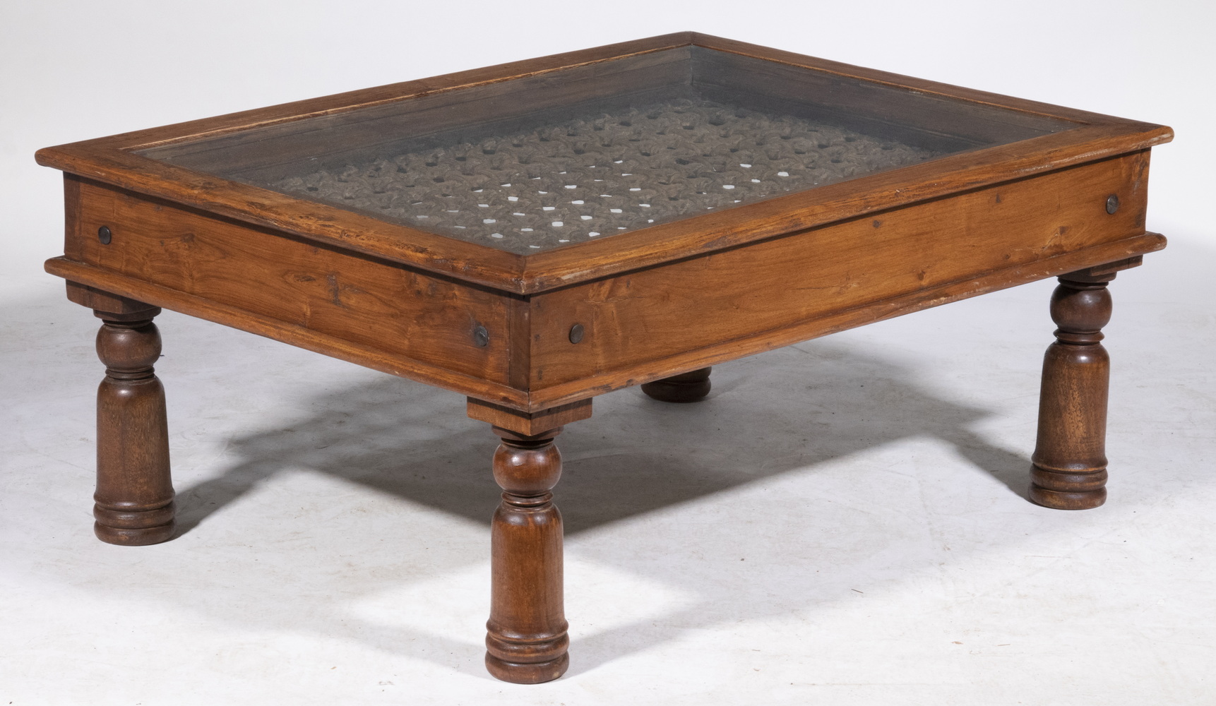 SOUTH ASIAN COFFEE TABLE Vintage 2b1849