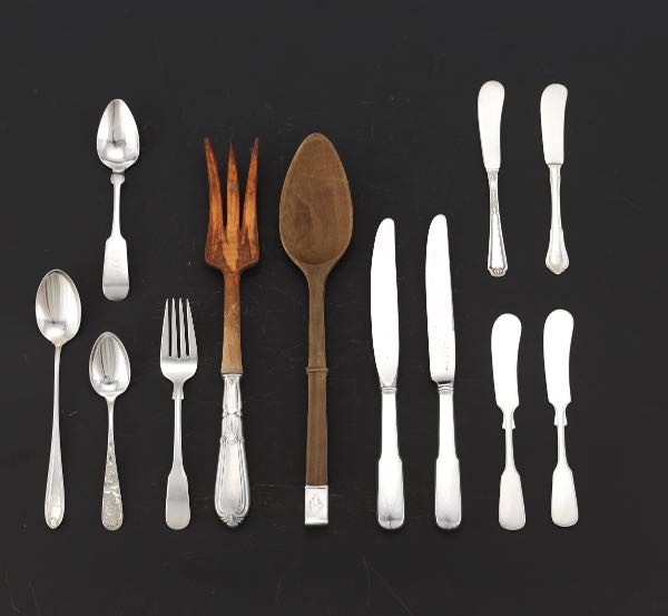 GROUP OF STERLING SILVER FLATWARE 2b1845