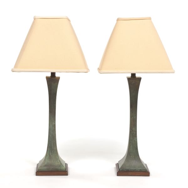 PAIR OF CONTEMPORARY BRONZE LAMPS