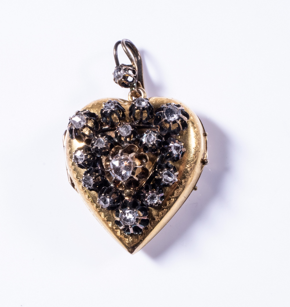 GOLD DIAMOND HEART PENDANT 18th 2b19ae