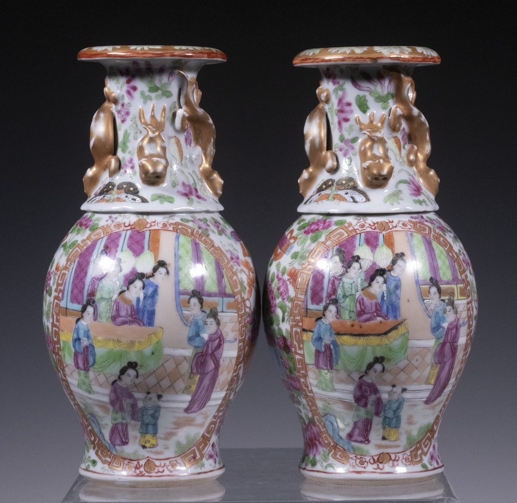 PR CHINESE PORCELAIN VASES Pair