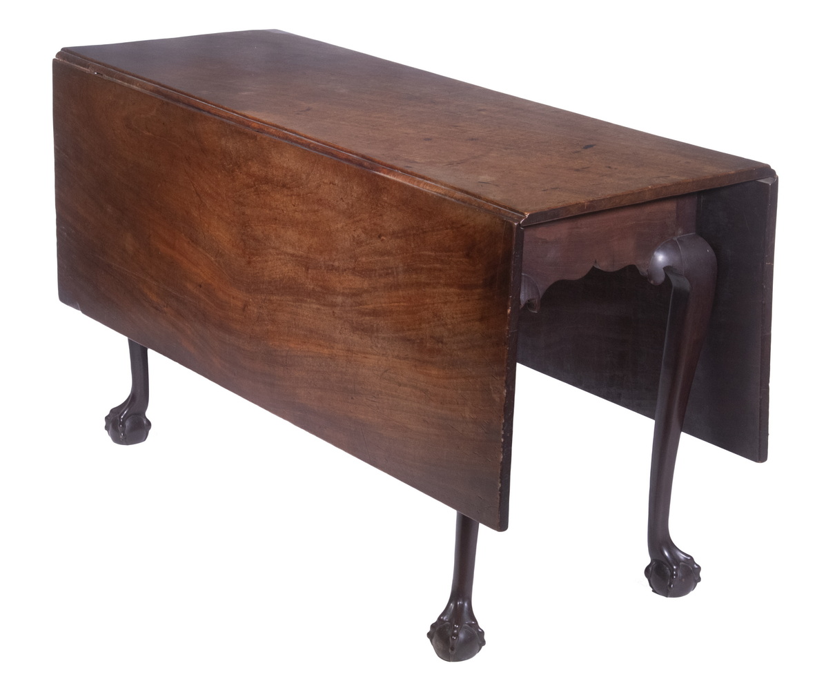 CHIPPENDALE DROP-LEAF TABLE Fine