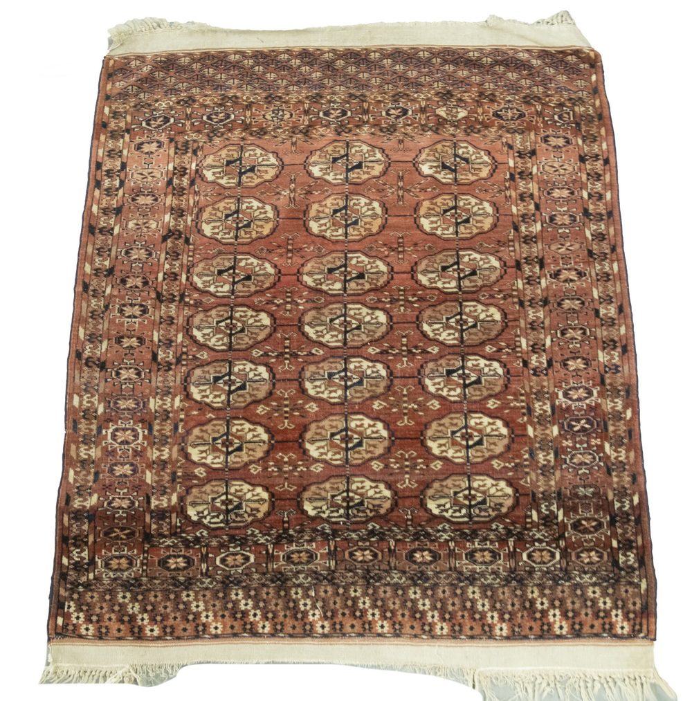 TEKKE BOKHARA RUG 3 8 X 4 2  2b1b33