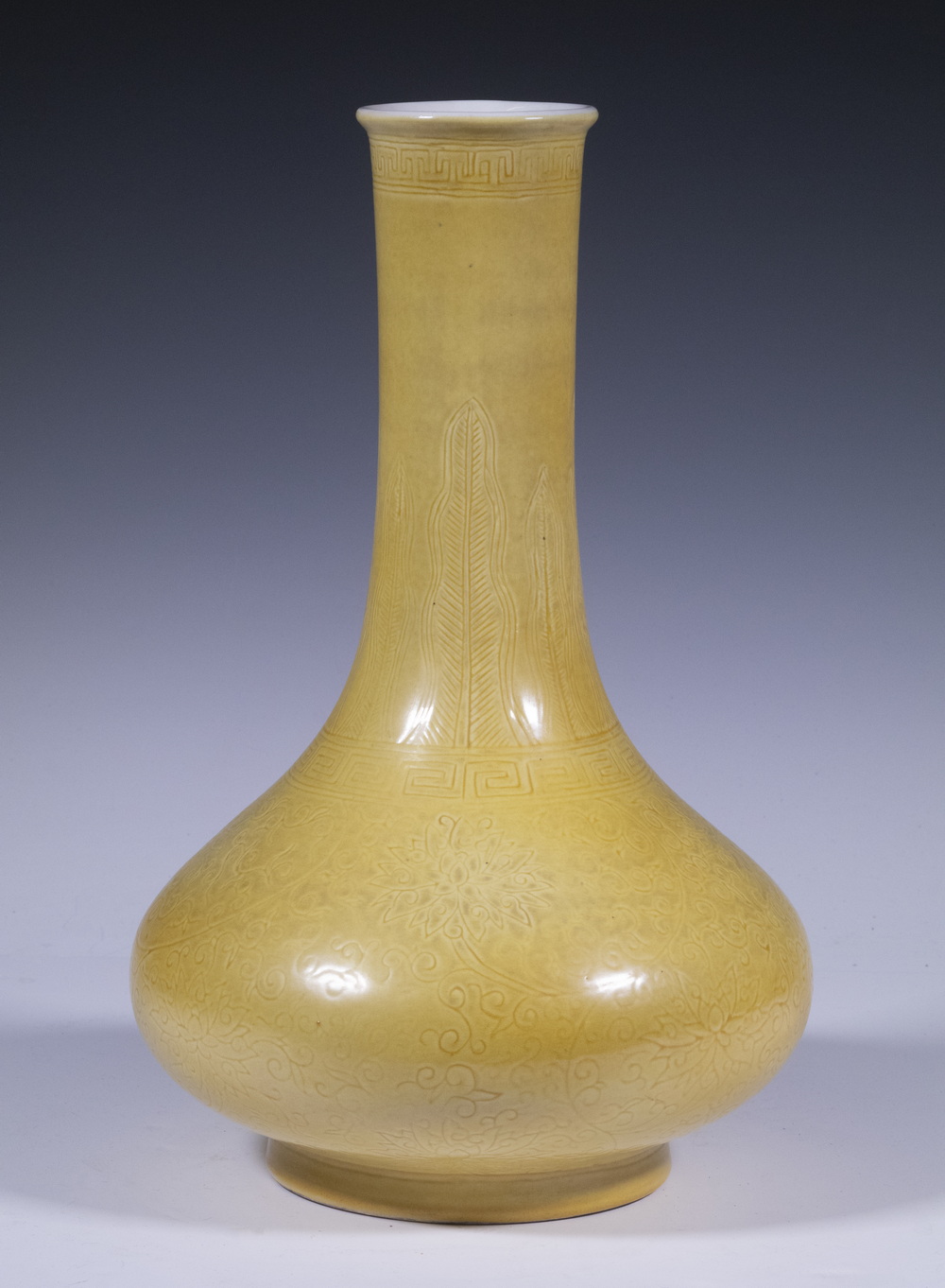 CHINESE INCISED YELLOW VASE WITH 2b1bb3