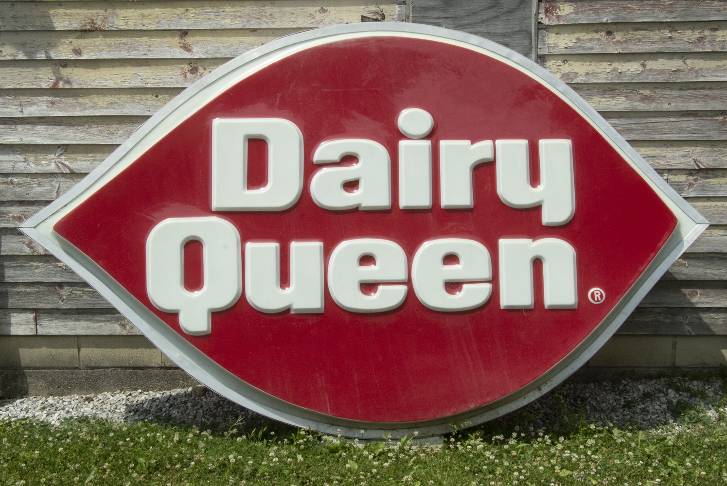 DAIRY QUEEN ROAD SIGN Single side 2b1c21