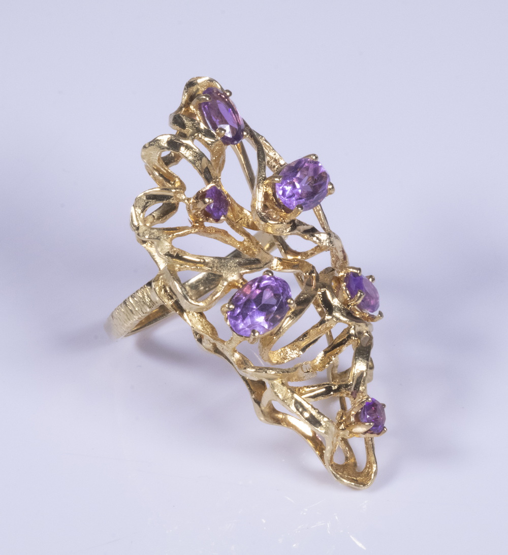 LADIES 14K GOLD AND AMETHYST RING