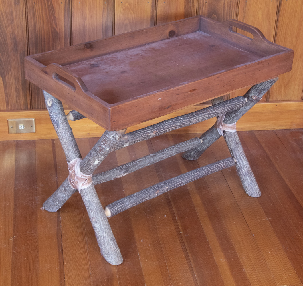 FLAT ROCK BUTLERS TRAY ON STAND Butlers