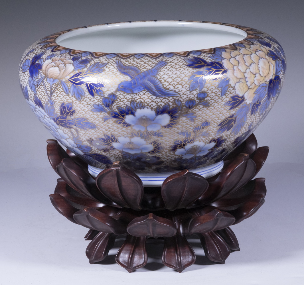 JAPANESE PORCELAIN BOWL ON WOODEN STAND