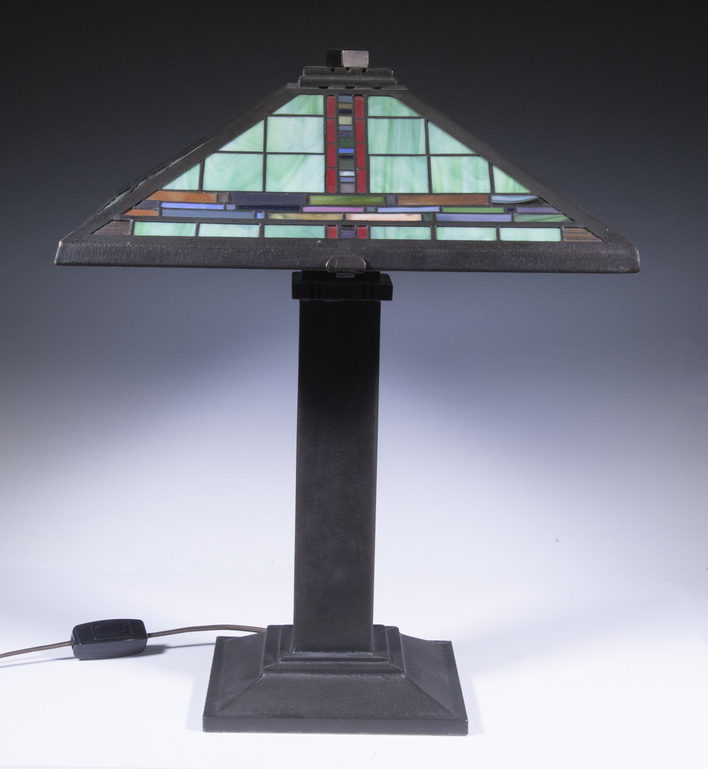 FRANK LLOYD WRIGHT STYLE TABLE LAMP