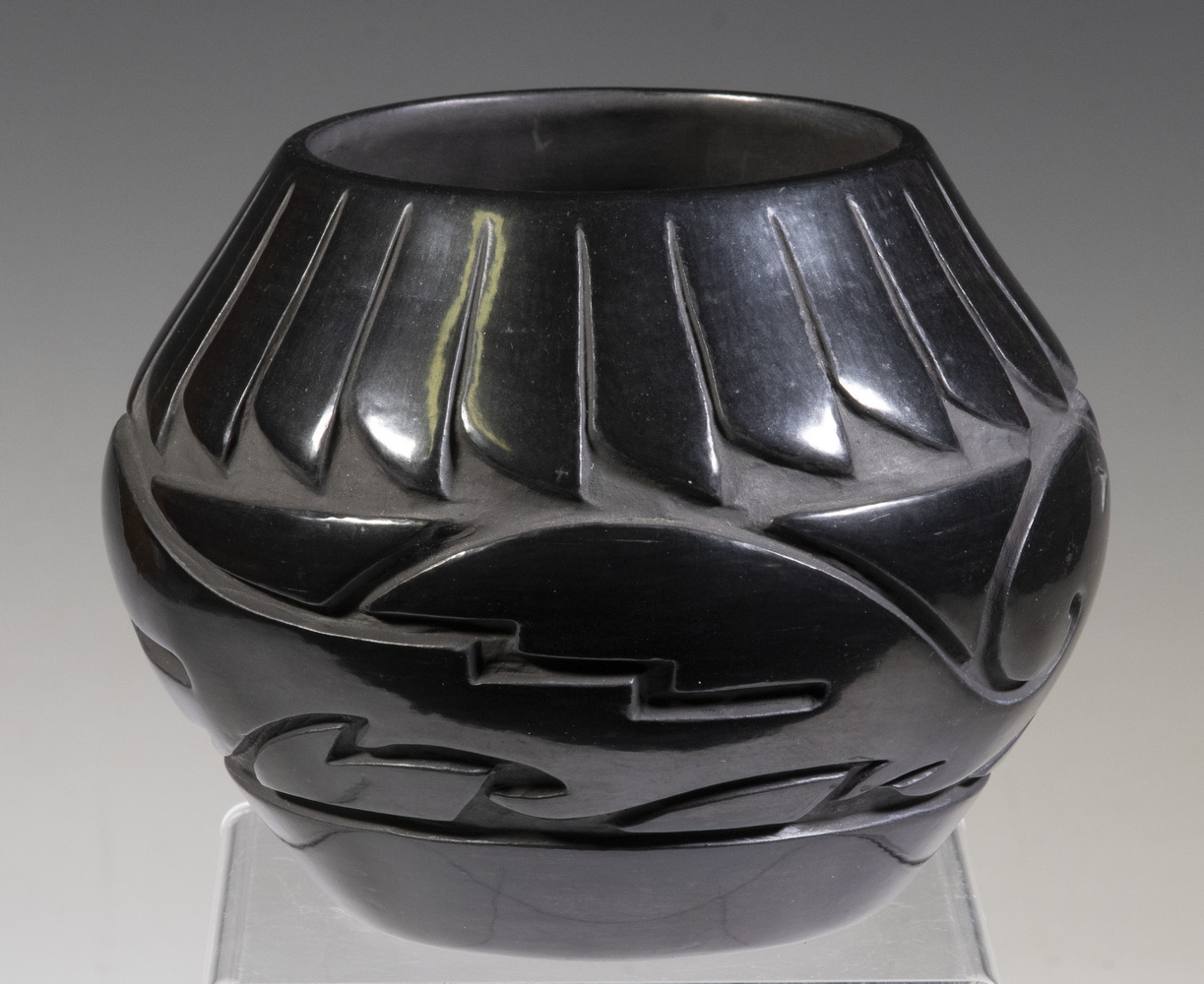 SANTA CLARA BLACK CLAY POT SIGNED 2b1d31