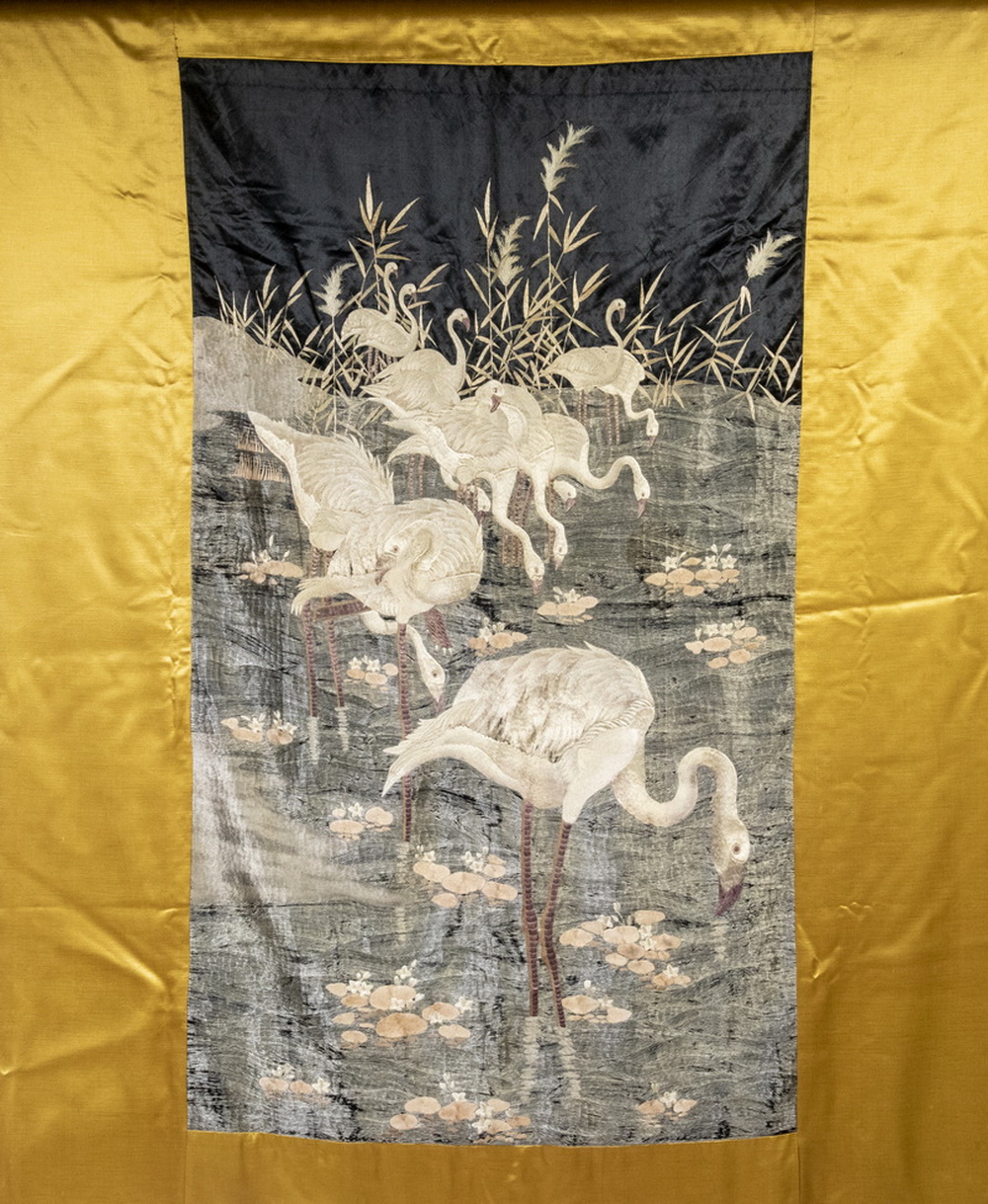 19TH C JAPANESE EMBROIDERED TEXTILE 2b1f3e