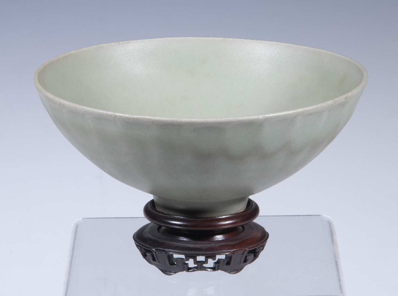 CHINESE CELADON LOTUS BOWL Song 2b1f78