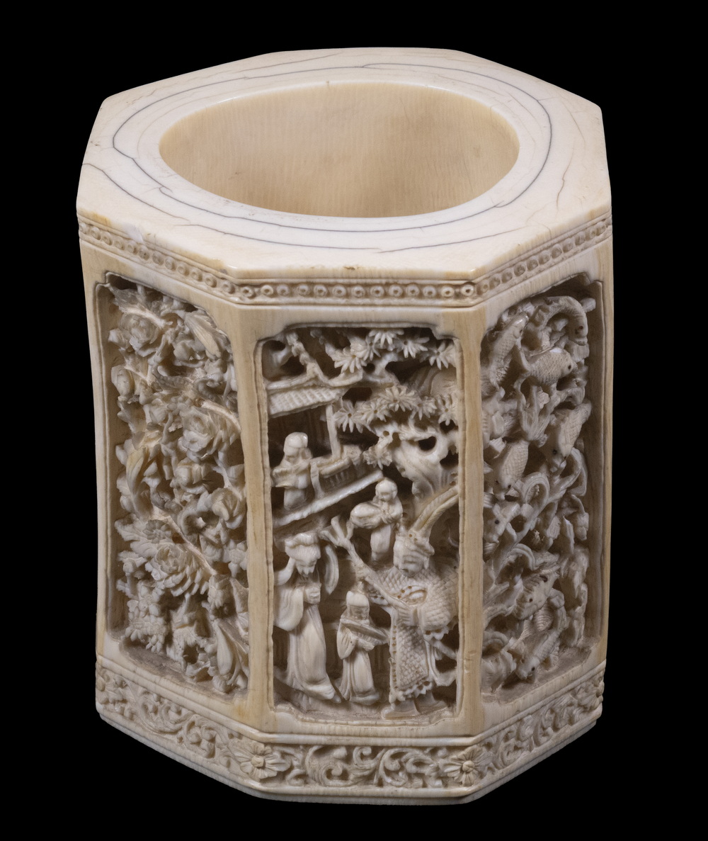 CHINESE IVORY 19TH C. OCTAGONAL