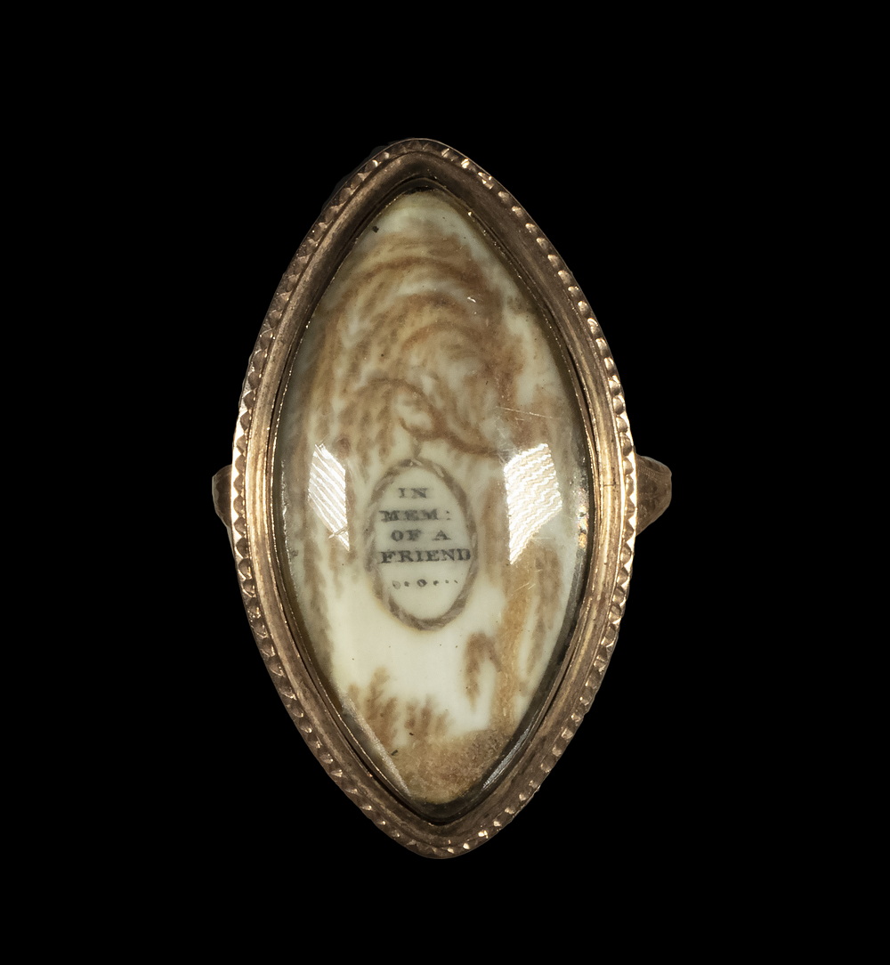 EARLY MEMORIAL RING 18th c. 9K