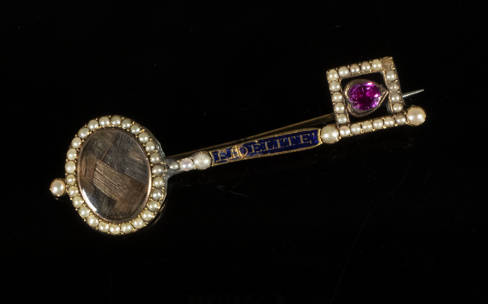 EARLY KEY FORM BROOCH Circa 1820s 2b205a