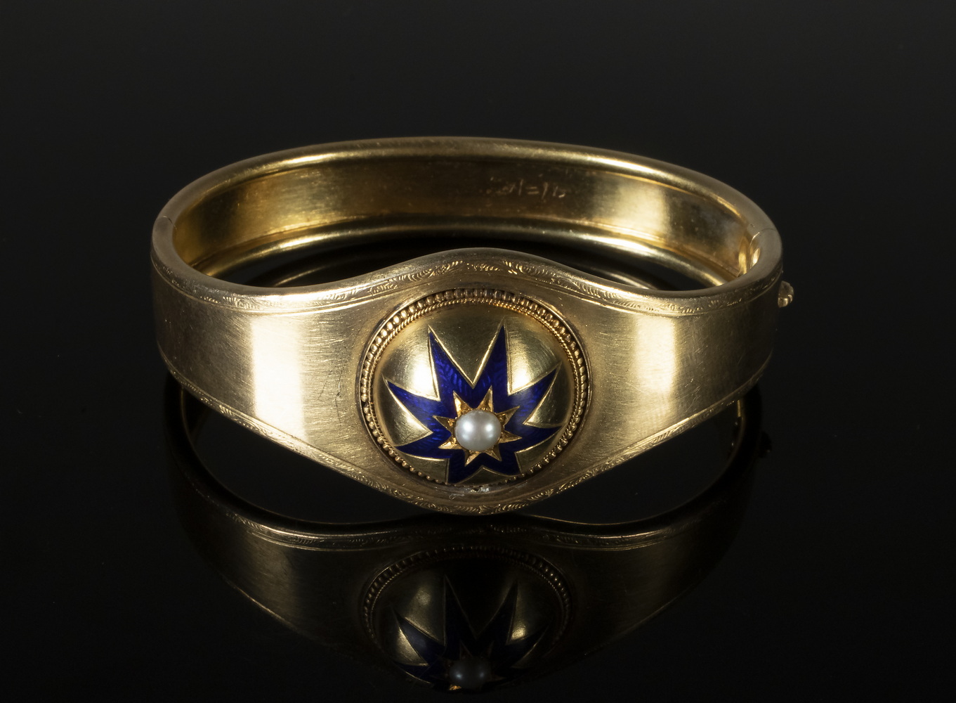 VICTORIAN GOLD BANGLE BRACELET Circa