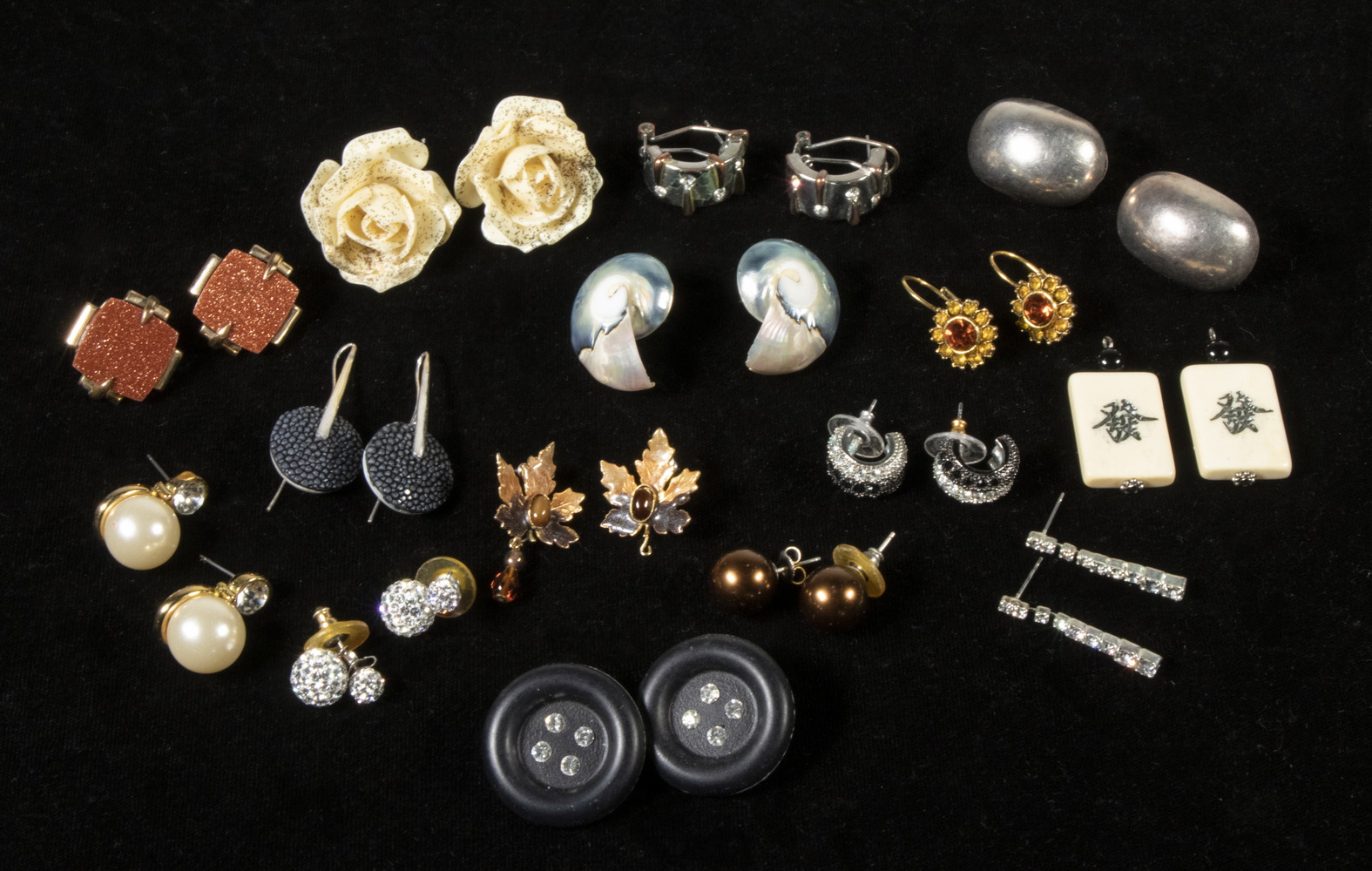  15 PRS EARRINGS Lot of Assorted 2b2147