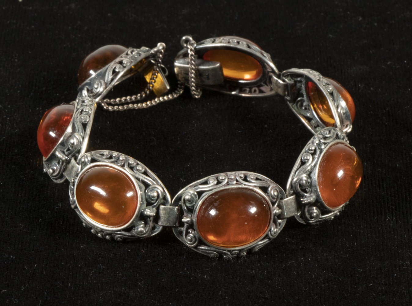 AMBER & SILVER BRACELET Circa 1920