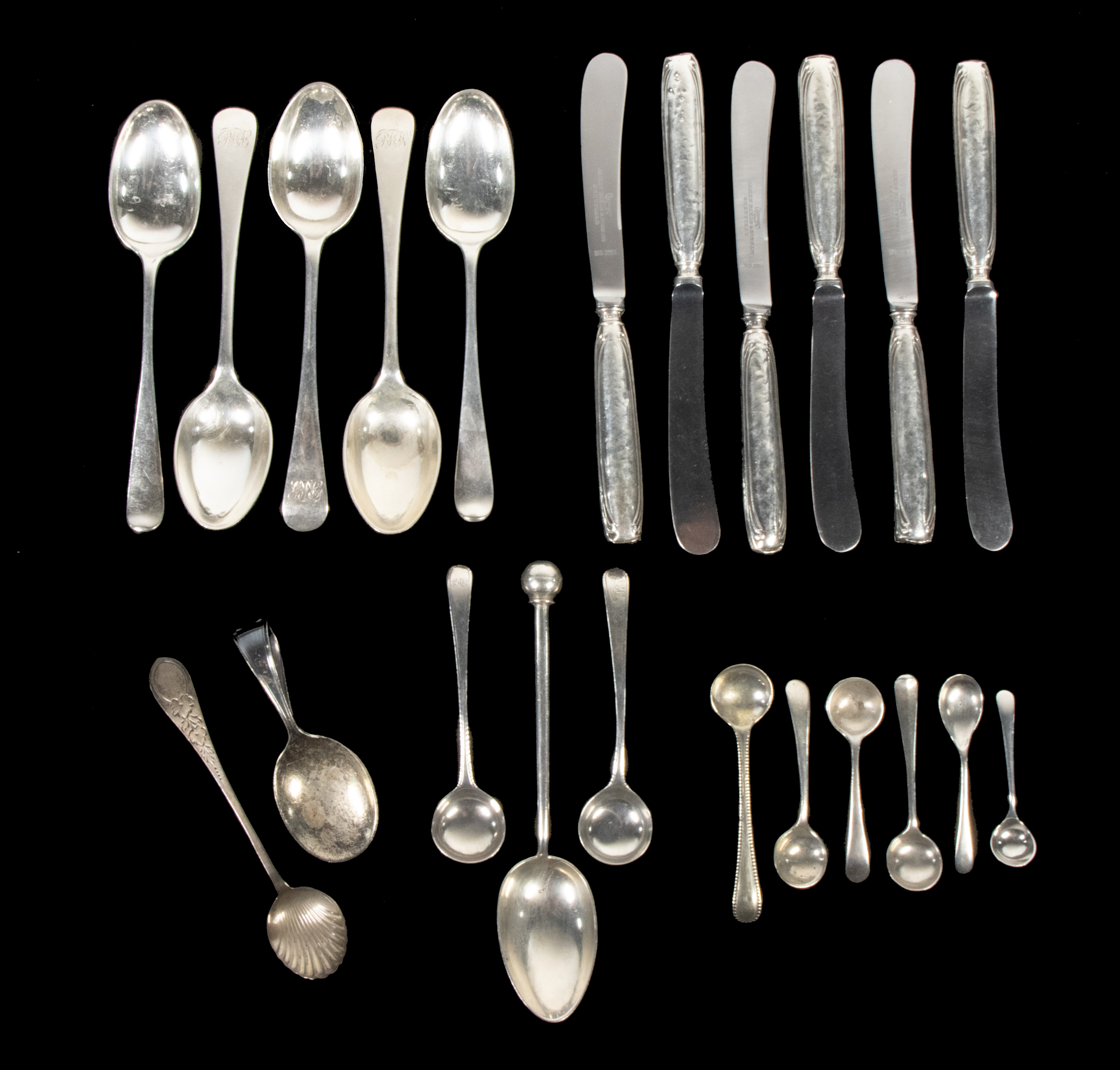  22 PCS ASSORTED FLATWARE Group 2b22ef