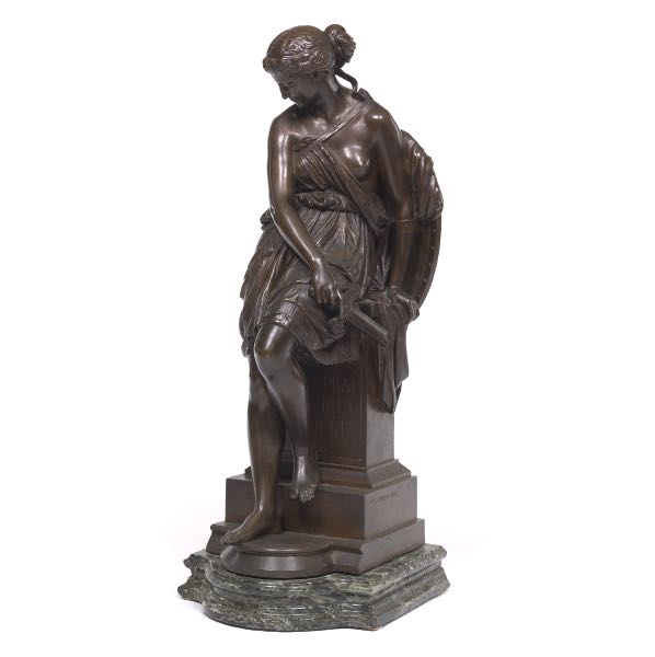 CLASSICAL STYLE BRONZE OF A SEATED 2b2319