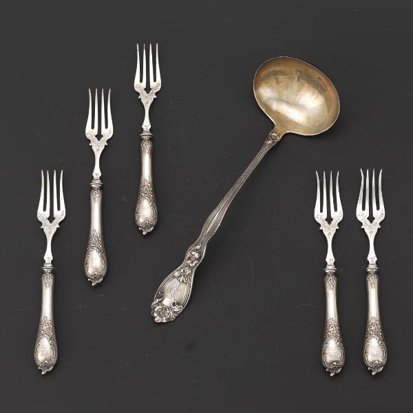 STERLING SILVER TABLE IMPLEMENTS