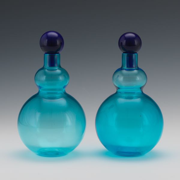 A PAIR OF SALVIATI GLASS DECANTERS  2b2404