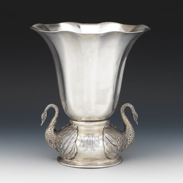 STERLING SILVER VASE WITH SWAN 2b2644