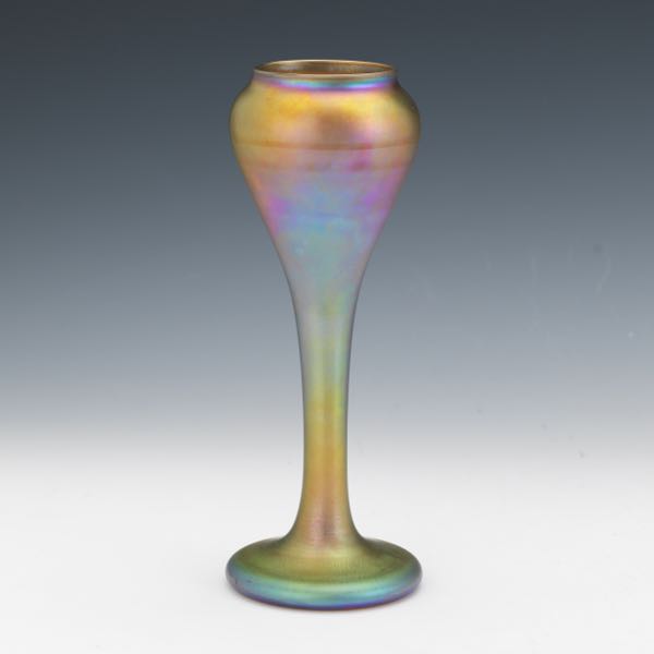 SIGNED QUEZAL GOLD IRIDESCENT VASE 2b2665