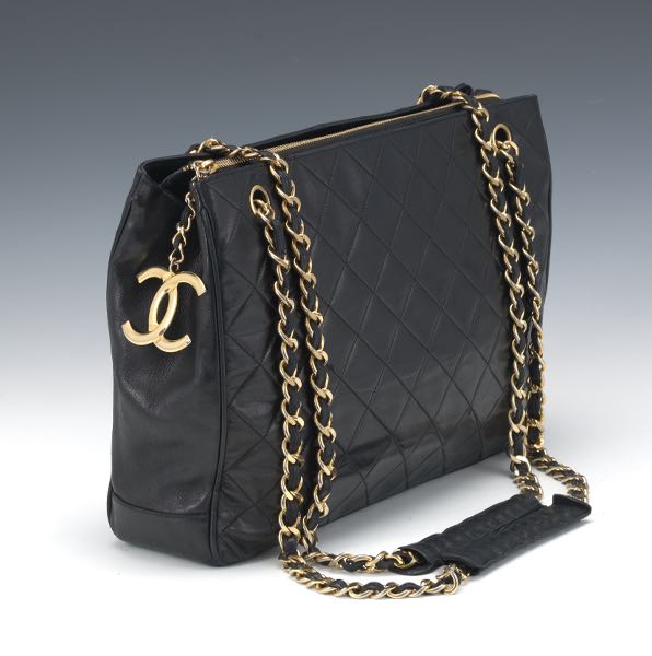 CHANEL QUILTED BLACK   2b2692