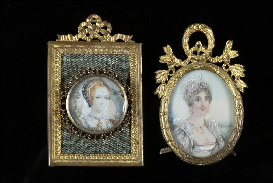 18TH C. ROUND BROOCH WITH PORTRAIT