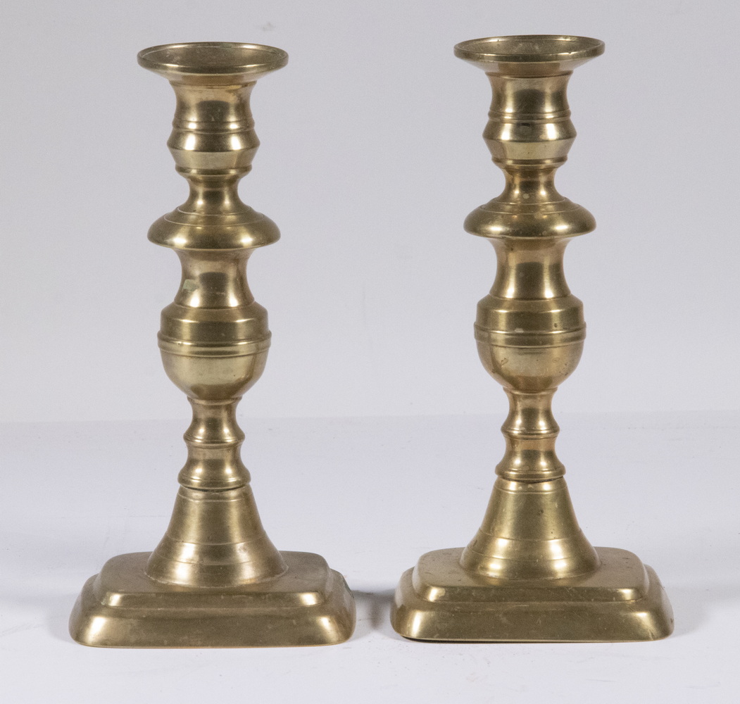 PR ENGLISH BRASS CANDLESTICKS Pair of