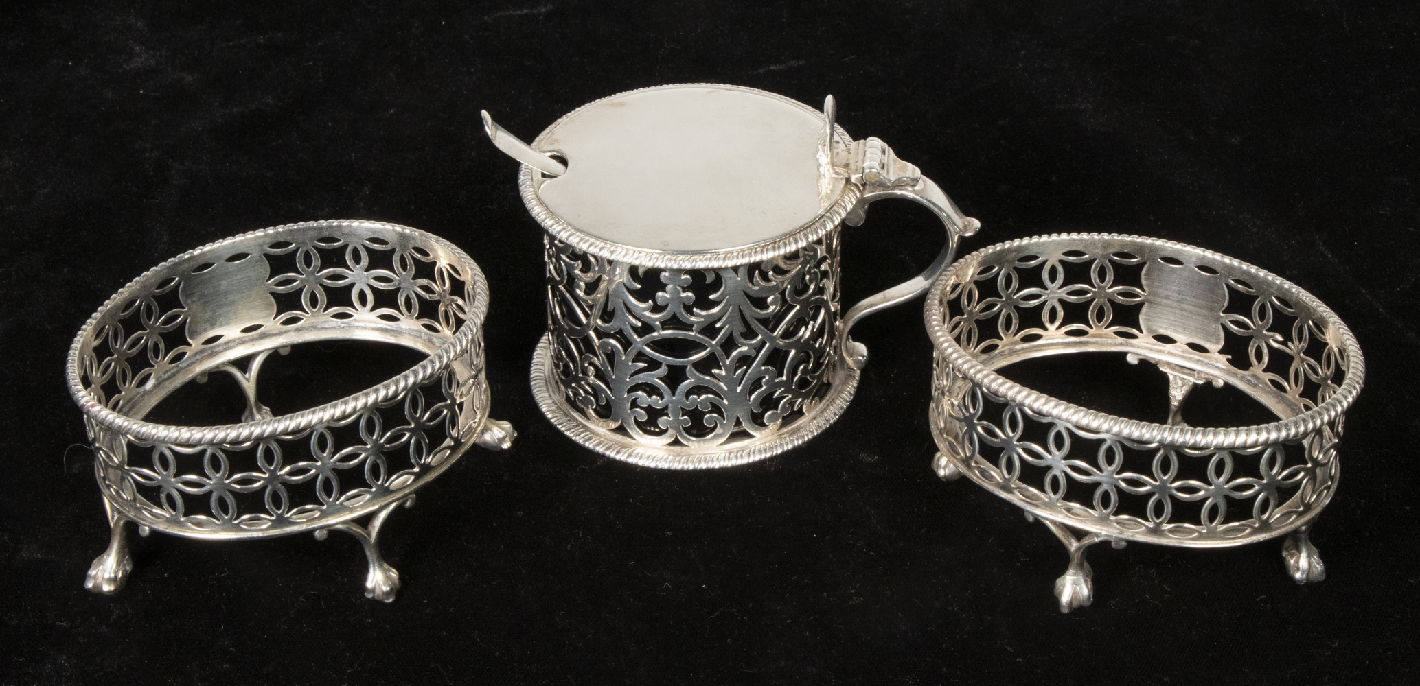  3 PCS BRITISH SILVER ACCESSORIES 2b2719