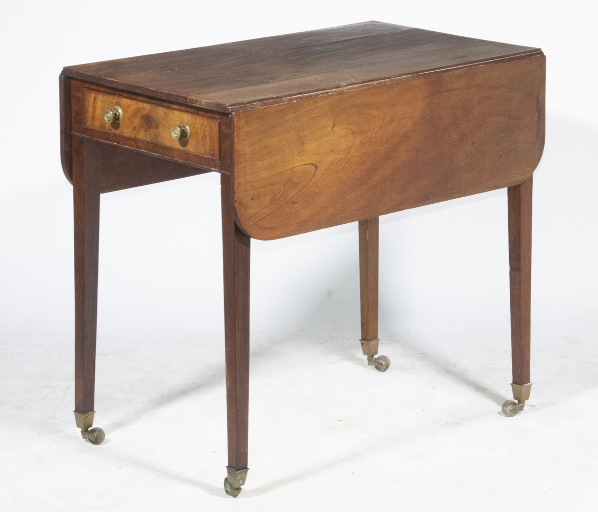 MAHOGANY DROP LEAF TABLE English 2b2720