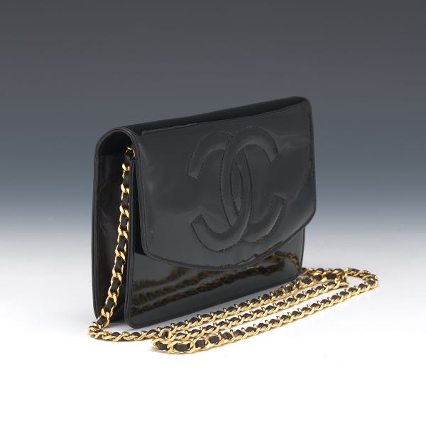 CHANEL PATENT BLACK LEATHER WALLET 2b2927