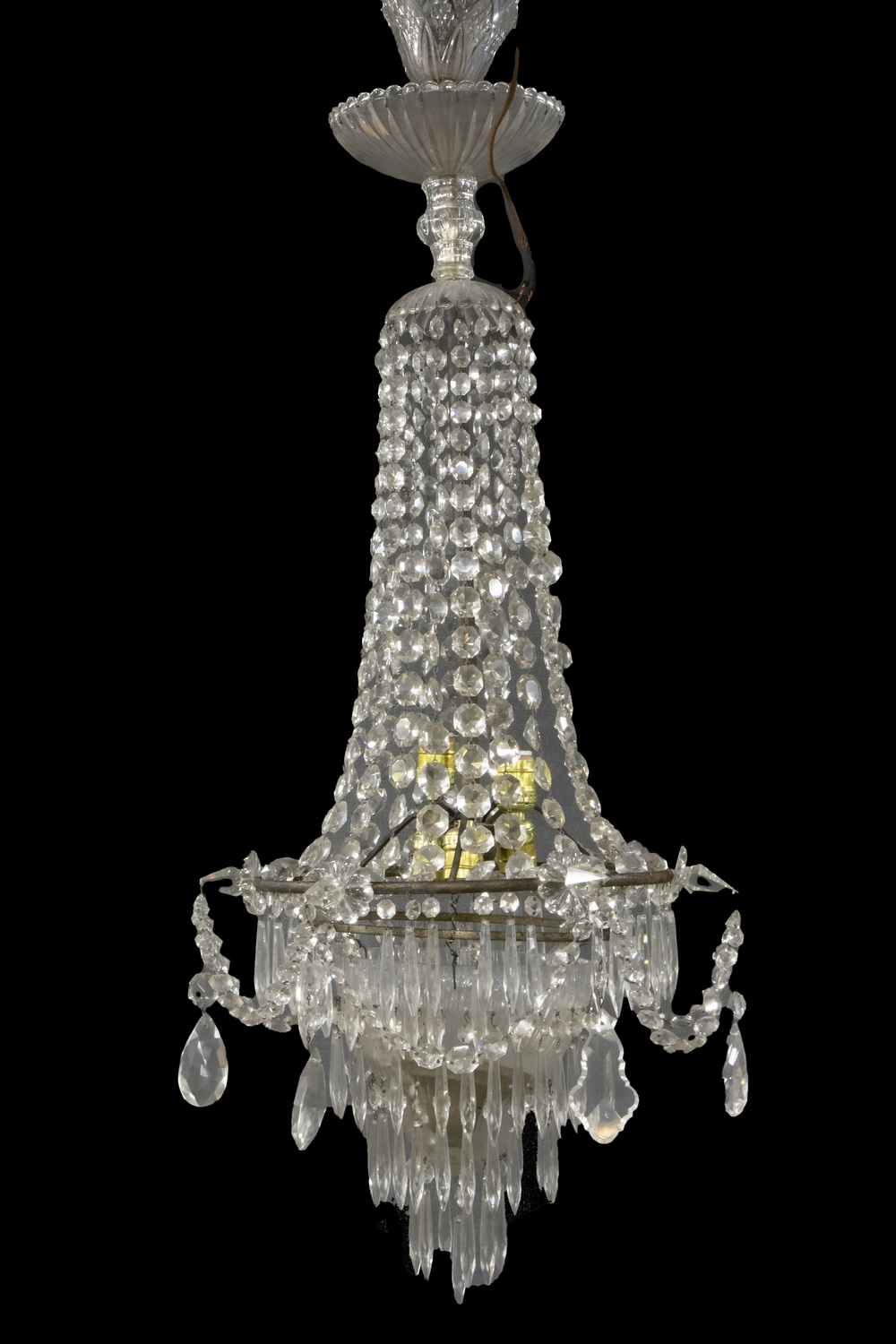 A LONG NARROW FRENCH CRYSTAL ENTRY 2b2b04