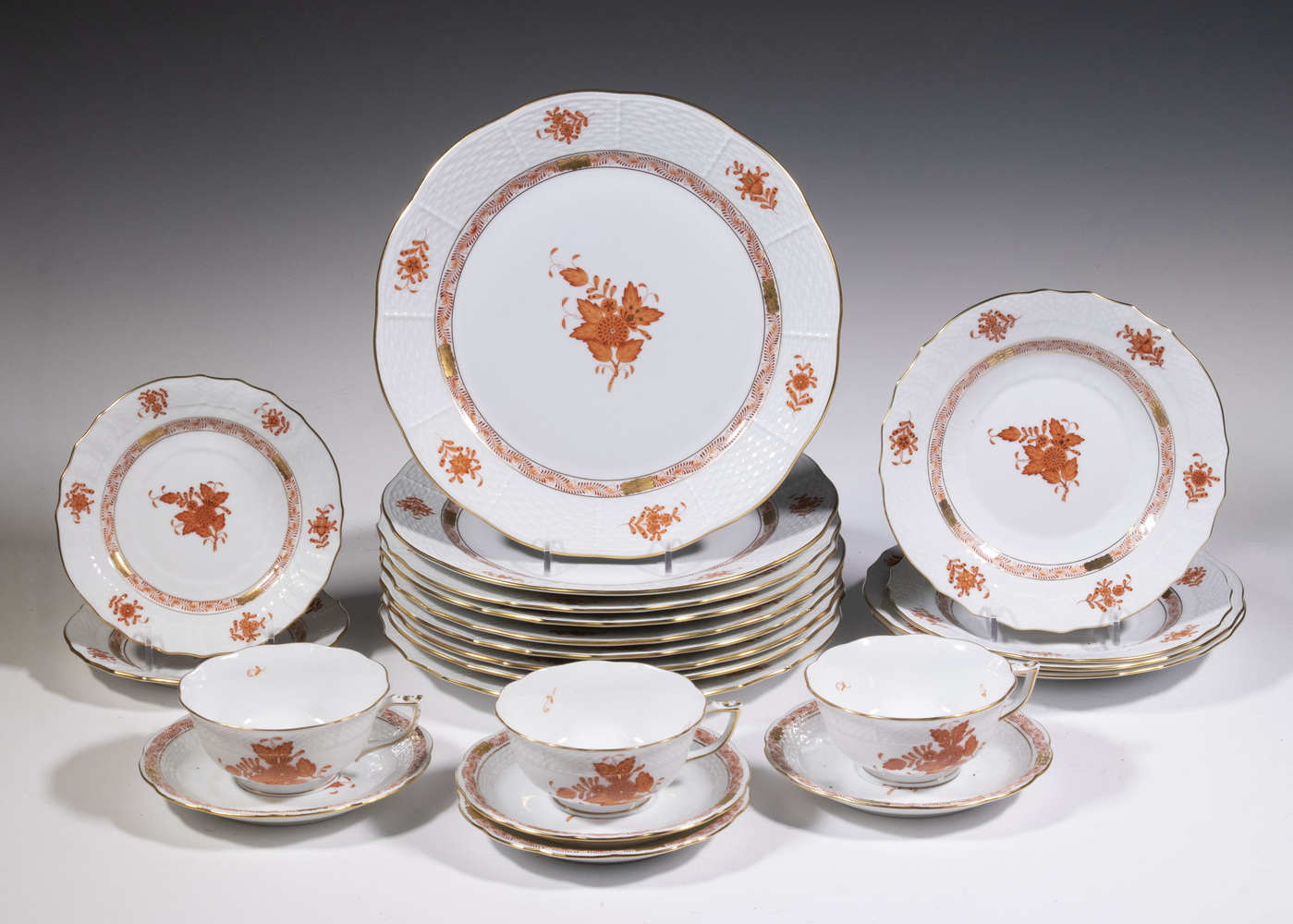 HEREND "CHINESE BOUQUET" PATTERN