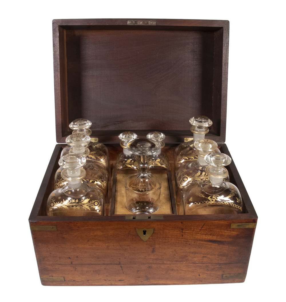 MAHOGANY SEA CAPTAIN'S LIQUOR CHEST