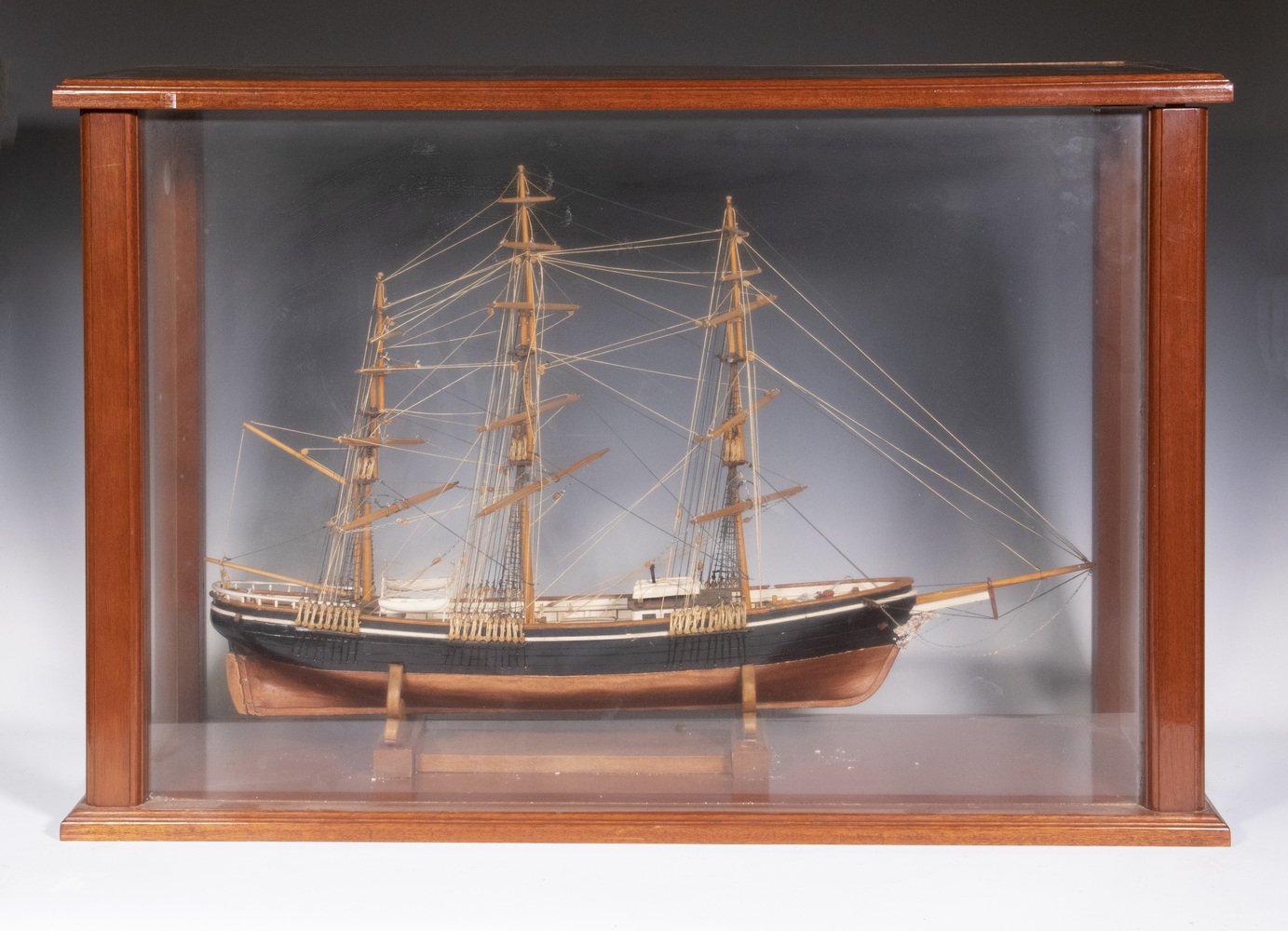 CASED SHIP MODEL Hand Crafted Rigged
