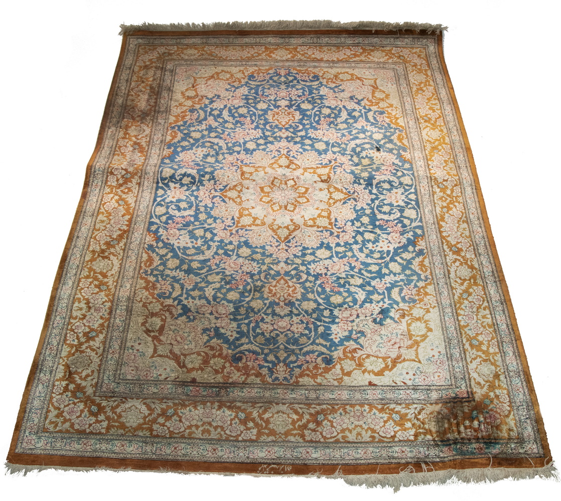 SILK ISFAHAN RUG (4'7" X 6'8")