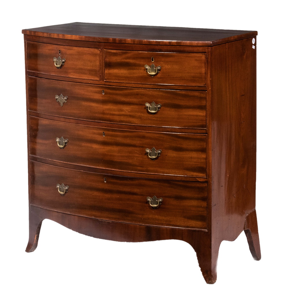 ENGLISH MAHOGANY BOWFRONT CHEST 2b2d0a