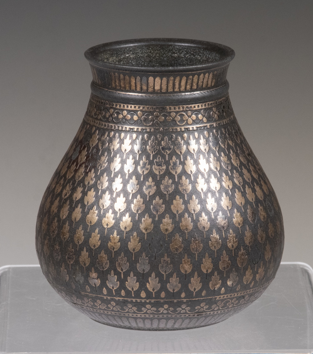 17TH - 18TH C. PERSIAN IRON VASE