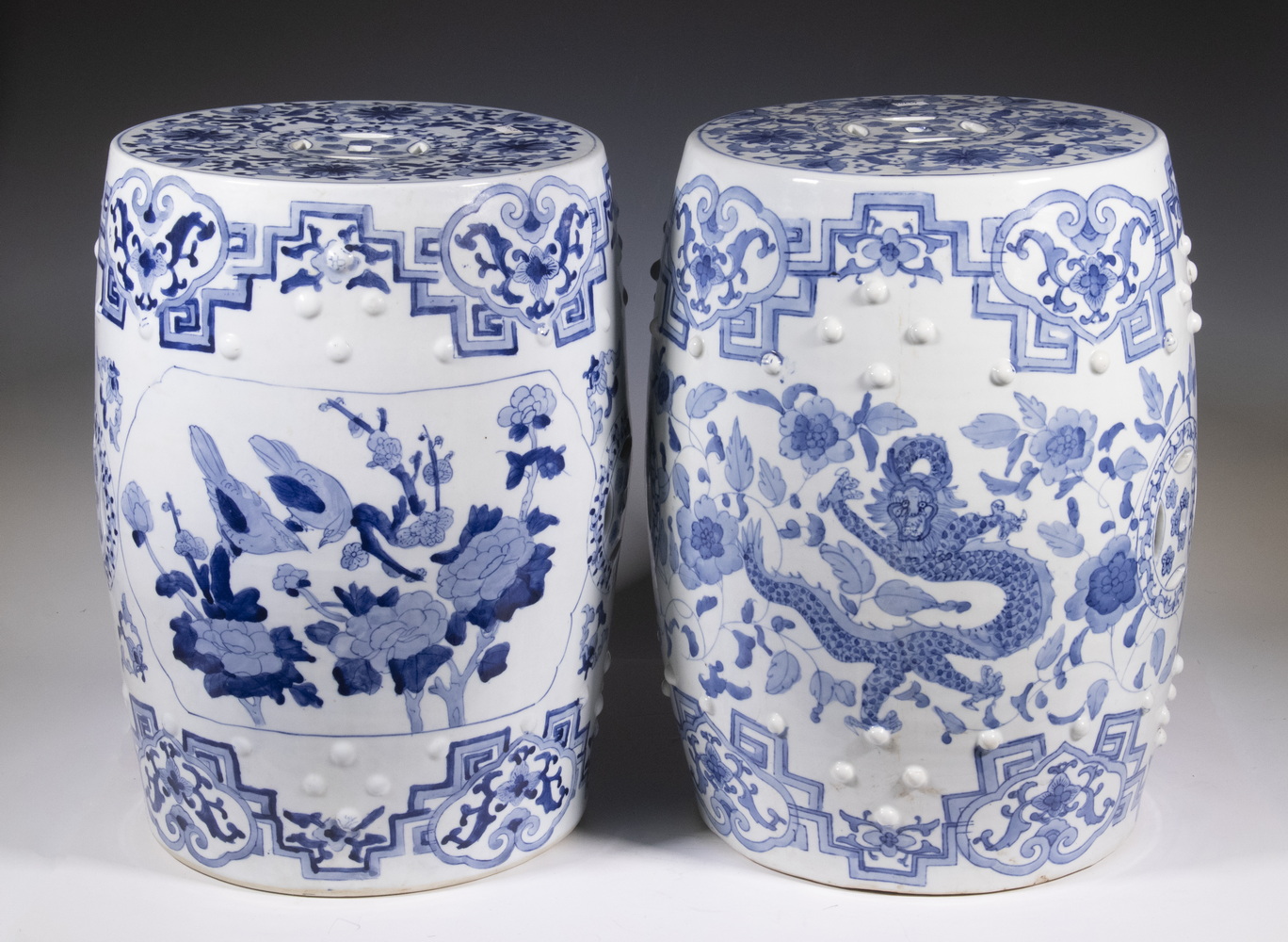 (2) CHINESE BLUE AND WHITE GARDEN