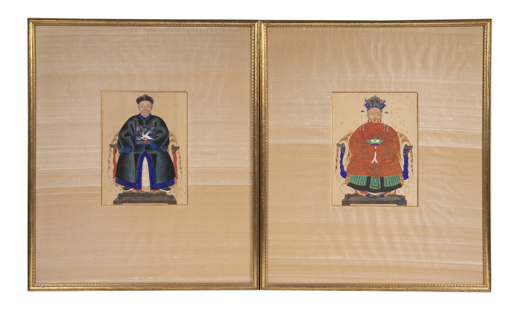 A PAIR OF CHINESE ANCESTRAL PORTRAITS  2b2dc6
