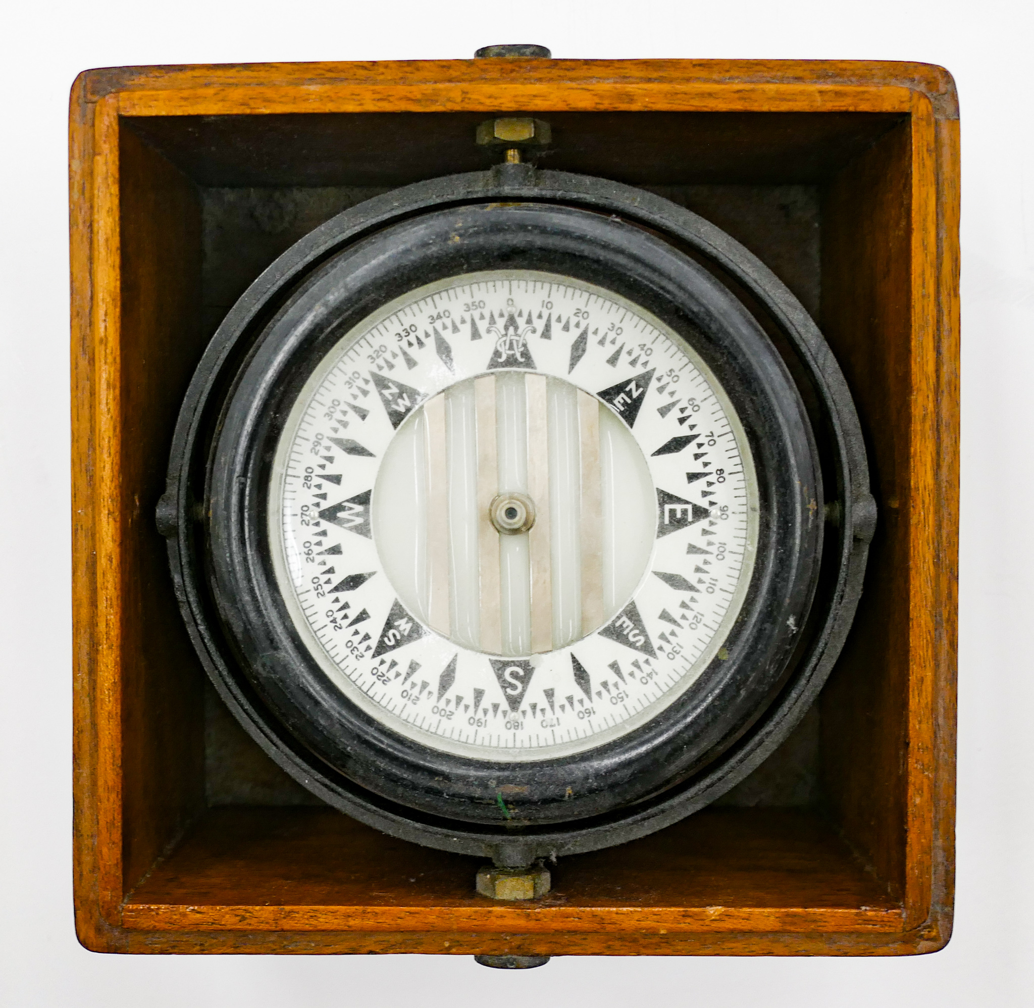 Wilcox Crittenden Ships Compass - Measures