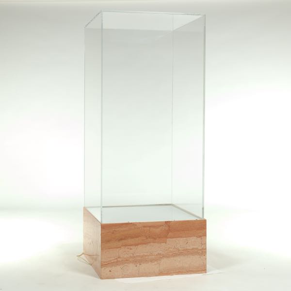 DISPLAY CASE WITH LIGHT ON MARBLED 2b097e