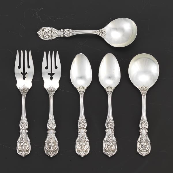 REED BARTON FLATWARE PIECES  2b0c4d