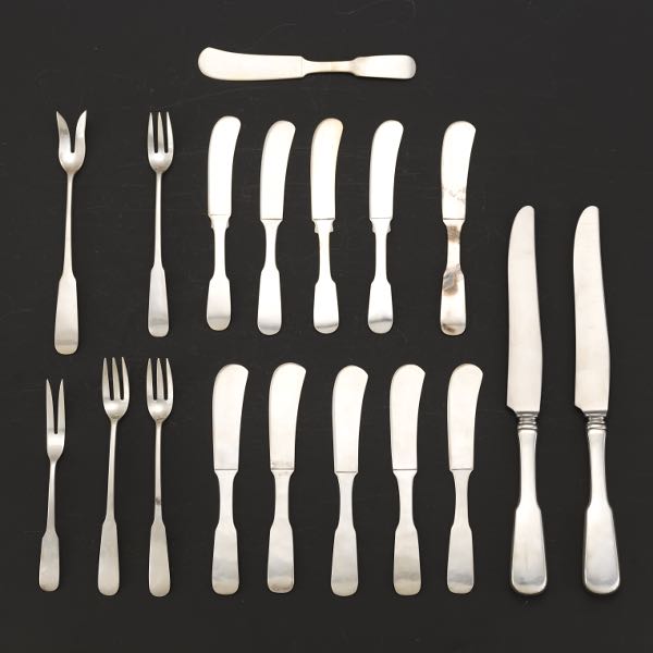 OLD NEWBURY CRAFTERS FLATWARE "MOULTON"