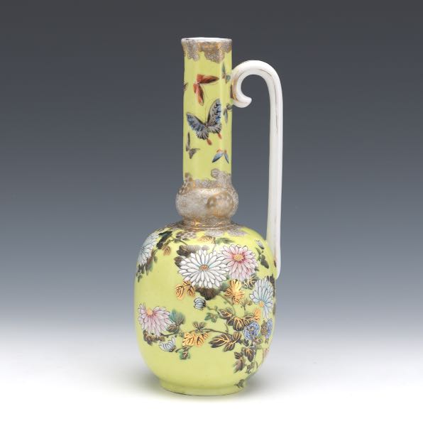 JAPANESE PORCELAIN ENAMELED EWER 2b0cdc