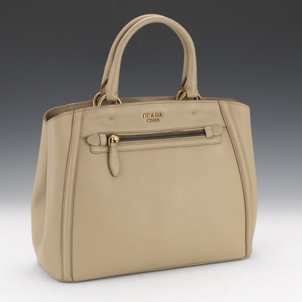 PRADA LEATHER TOTE 18 x 11 x 2b0d37