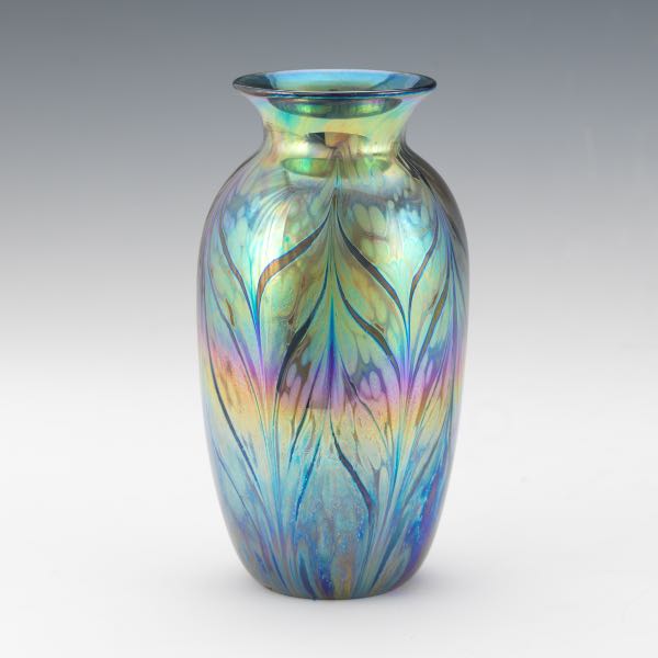 CONTEMPORARY ART GLASS VASE 7 ½"